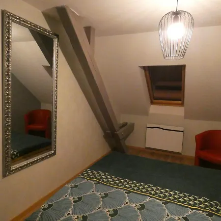 Gite Les Combles Du Bonheur Apartment *